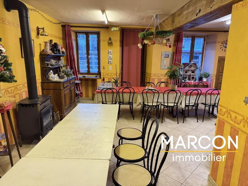 Maison de village - 300 m² - 9 pièces