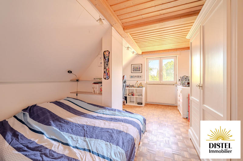 Maison - 241 m² - 8 pièces