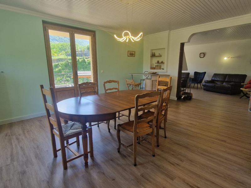 Maison - 340 m² - 12 pièces