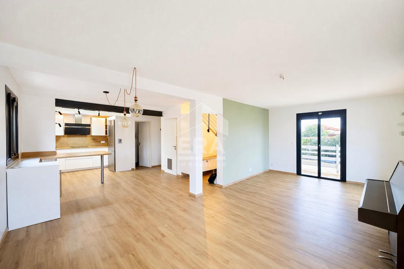 Maison - 135 m² - 6 pièces