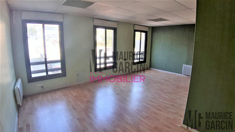 Bureau - 150 m² - 6 pièces