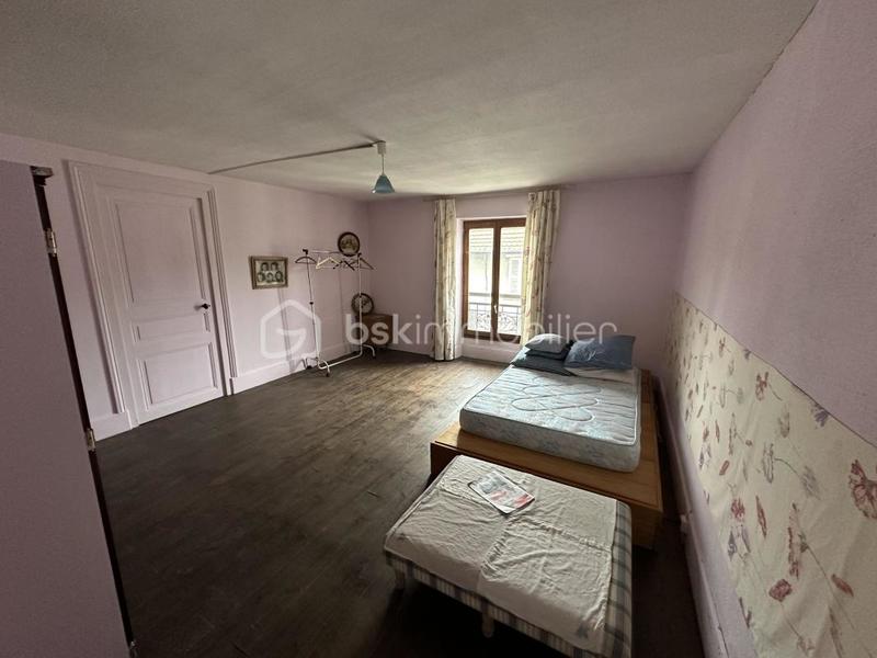 Maison - 303 m² - 11 pièces