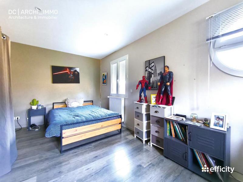 Maison - 205 m² - 7 pièces