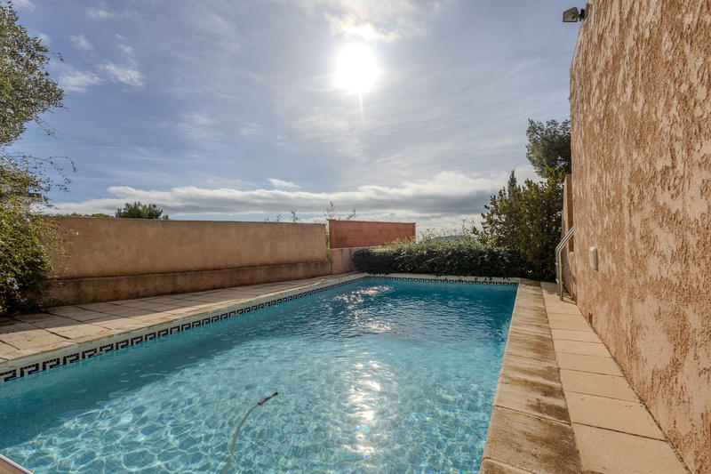 Maison - 250 m² - 5 pièces