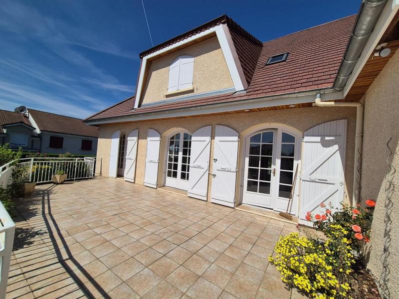 Maison - 155 m² - 6 pièces