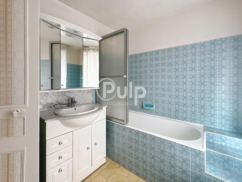 Maison de maîtres - 65 m² - 8 pièces