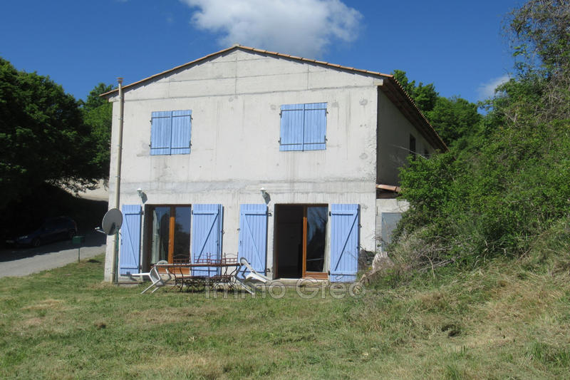 Maison - 235 m² - 5 pièces
