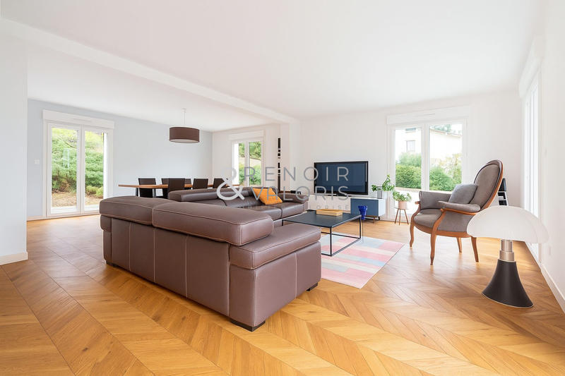 Maison - 269 m² - 7 pièces