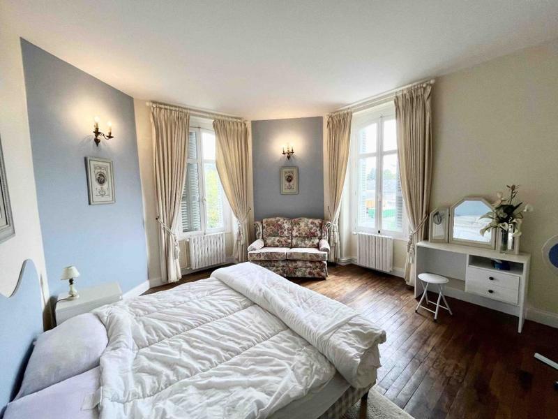 Maison de maîtres - 222 m² - 9 pièces