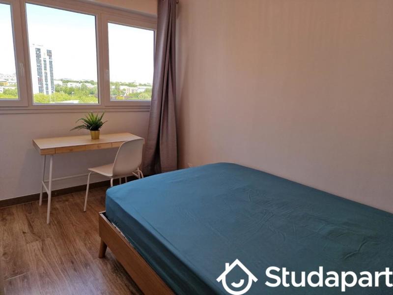 Chambre - 14 m² - 1 pièce