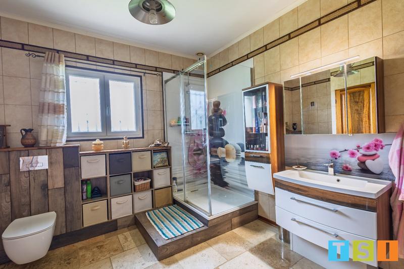 Maison - 200 m² - 5 pièces