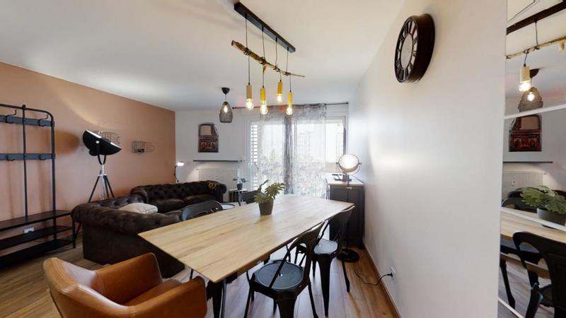 Appartement - 102 m² - 6 pièces