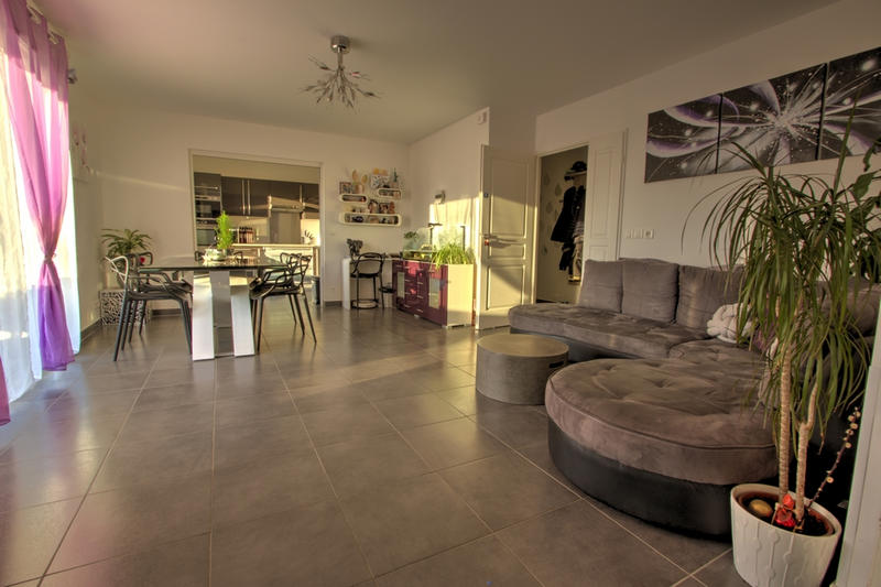 Appartement - 90 m² - 4 pièces