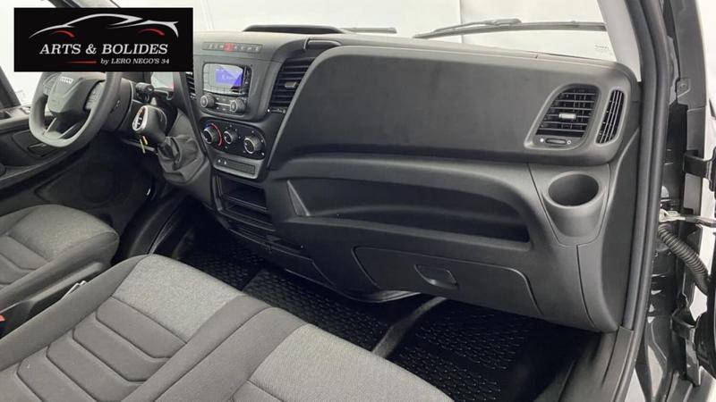 Iveco Daily Fourgon 35s16a8 4100 2.3 156ch 16m³ Hi-Matic