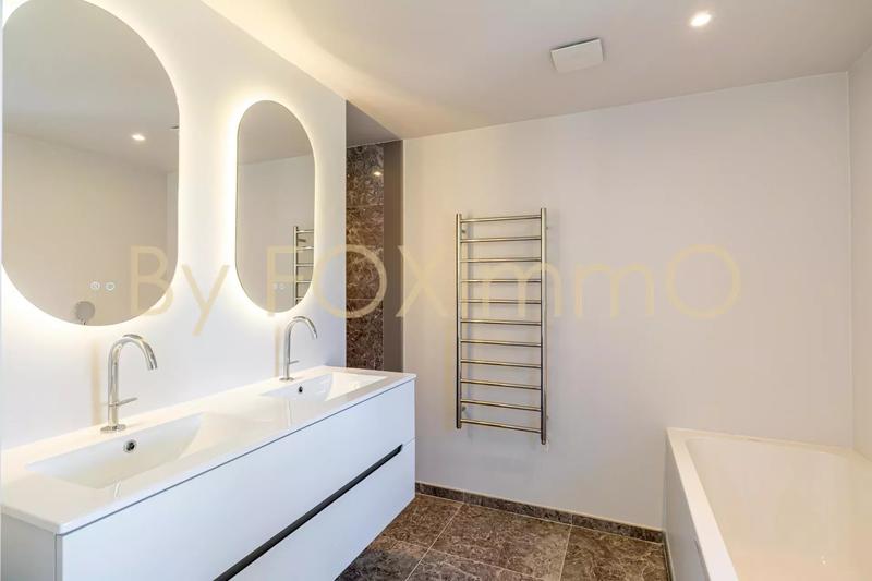 Villa - 555 m² - 16 pièces