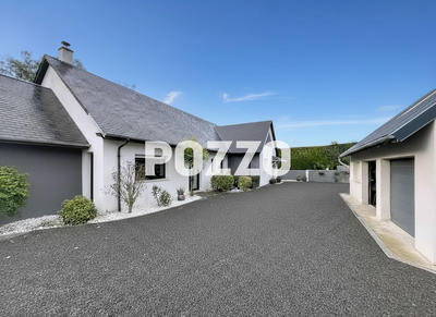 Maison - 215 m² - 6 pièces