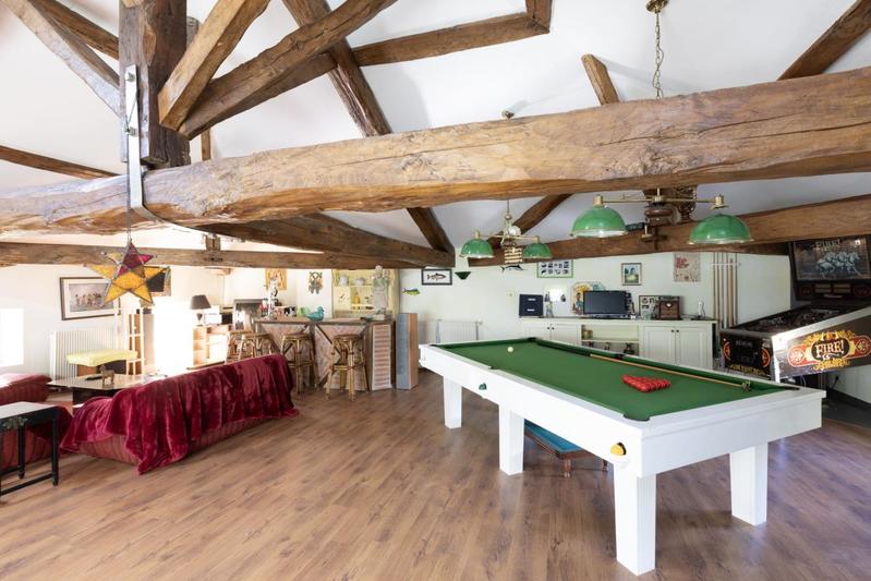 Maison - 450 m² - 12 pièces