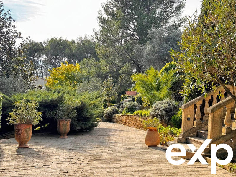 Maison - 195 m² - 8 pièces