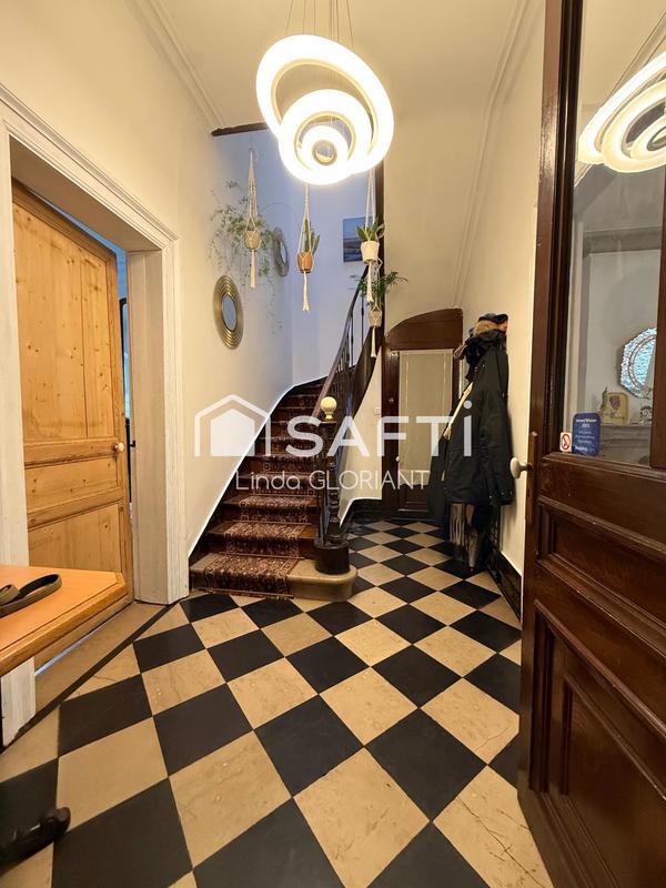 Maison de maîtres - 273 m² - 15 pièces