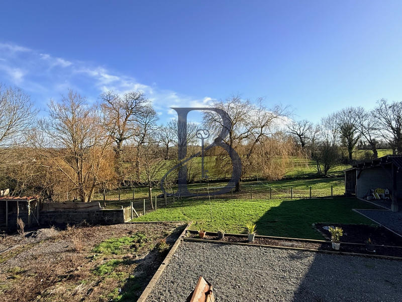 Maison - 196 m² - 8 pièces