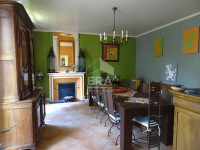 Maison - 350 m² - 11 pièces