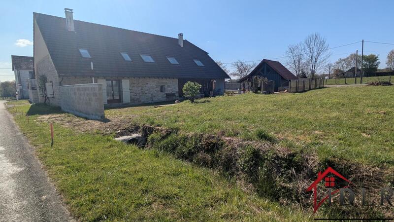 Maison - 270 m² - 9 pièces