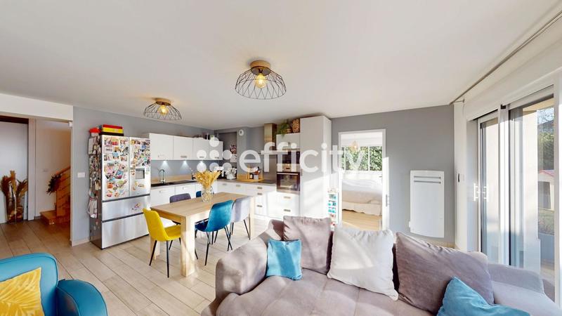 Appartement - 100 m² - 5 pièces