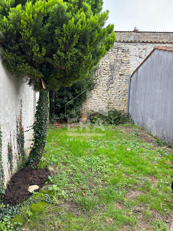 Immeuble - 18 pièces