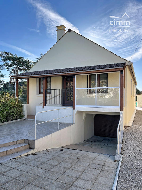 Maison - 95 m² - 5 pièces