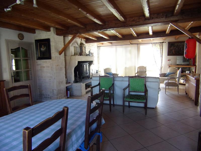 Maison traditionnelle - 195 m² - 5 pièces