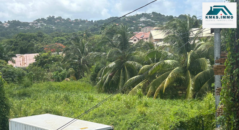 Terrain commercial - 1 170 m²