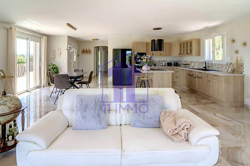 Maison - 130 m² - 6 pièces