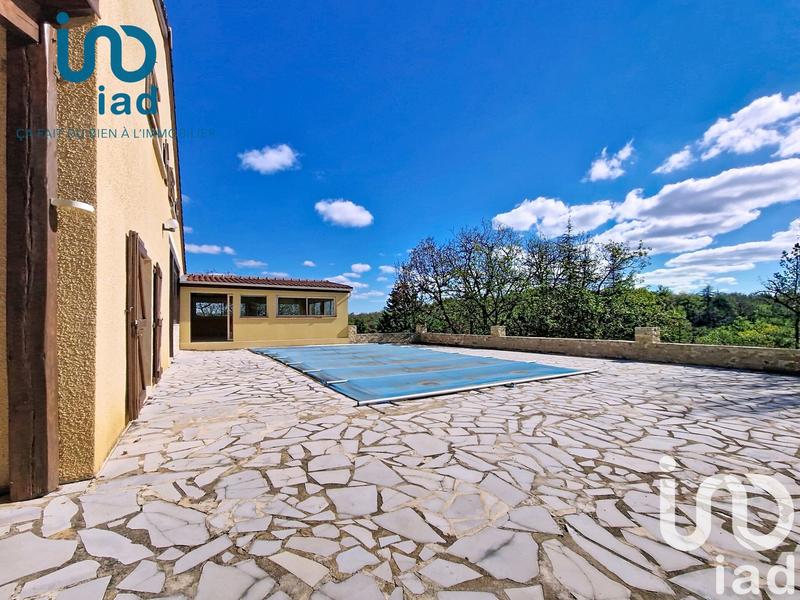 Maison - 201 m² - 7 pièces