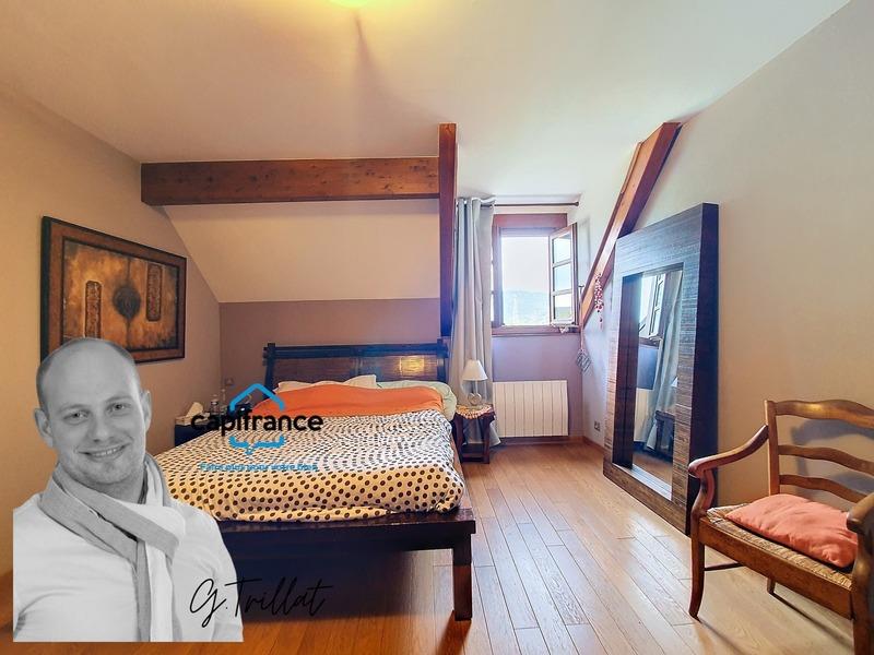 Maison - 330 m² - 7 pièces