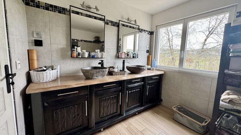 Maison - 160 m² - 7 pièces