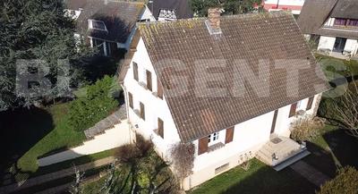 Maison traditionnelle - 114 m² - 6 pièces