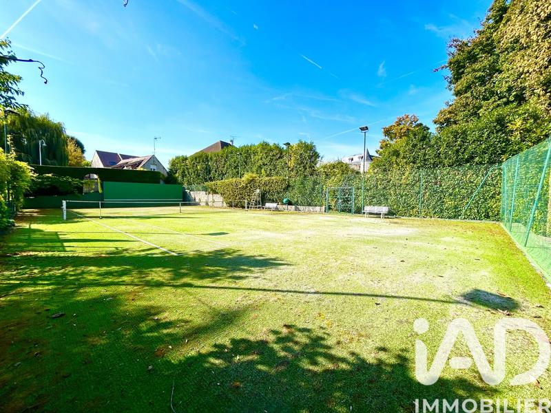 Maison - 313 m² - 9 pièces