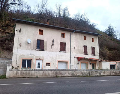 Maison - 210 m² - 4 pièces