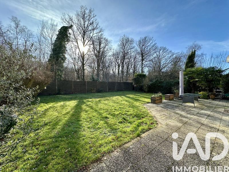 Maison - 180 m² - 8 pièces