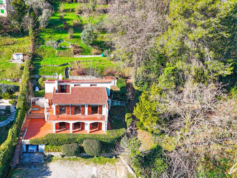 Maison - 200 m² - 7 pièces