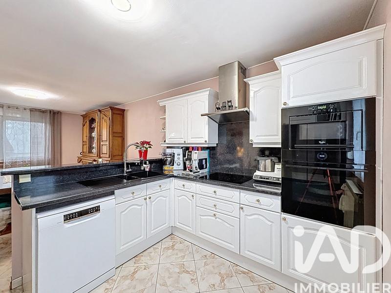 Maison - 90 m² - 5 pièces