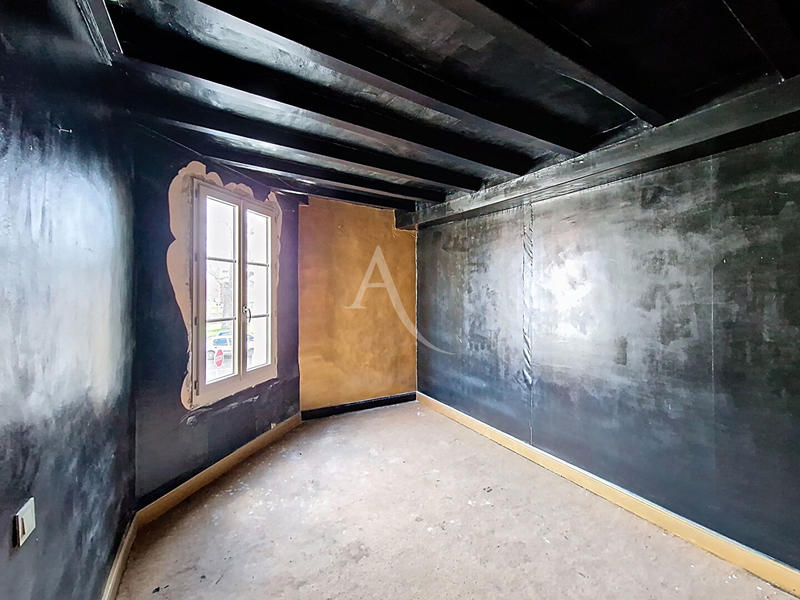 Maison - 222 m² - 6 pièces