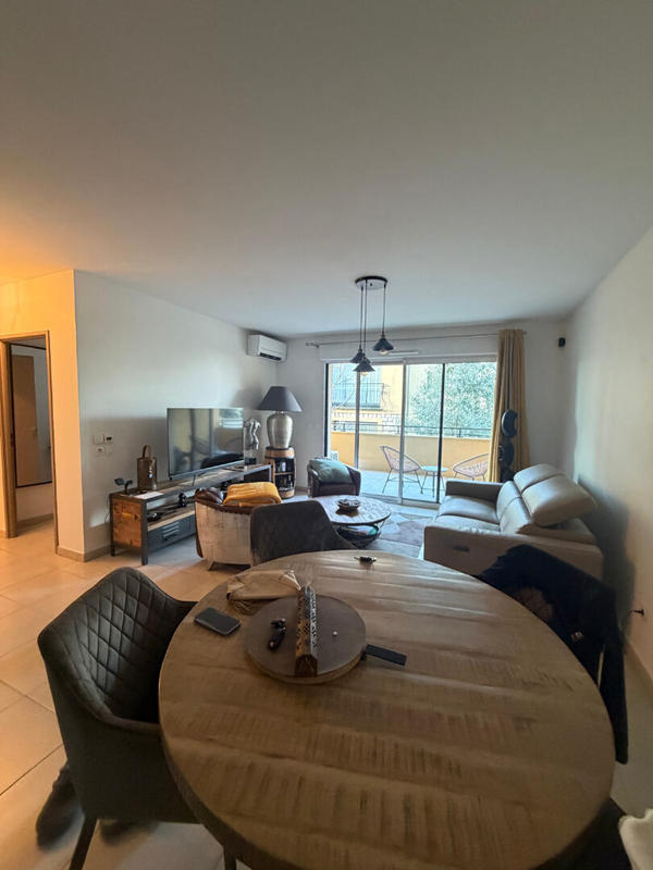 Appartement - 75 m² - 3 pièces