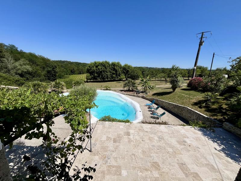 Maison - 650 m² - 20 pièces