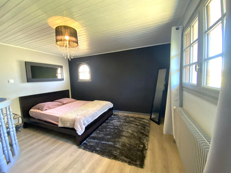 Maison - 270 m² - 12 pièces