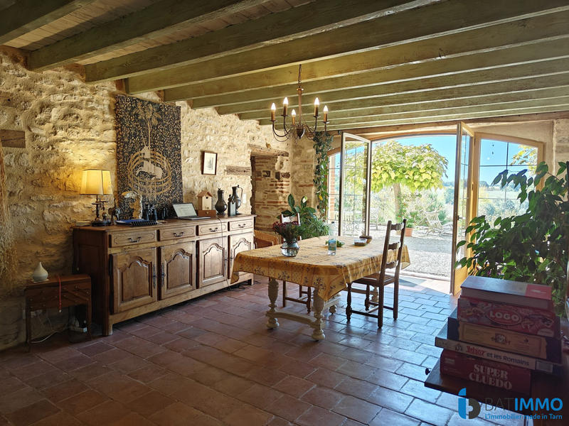 Maison - 576 m² - 14 pièces