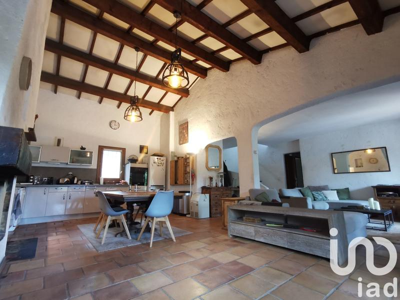 Maison - 140 m² - 5 pièces