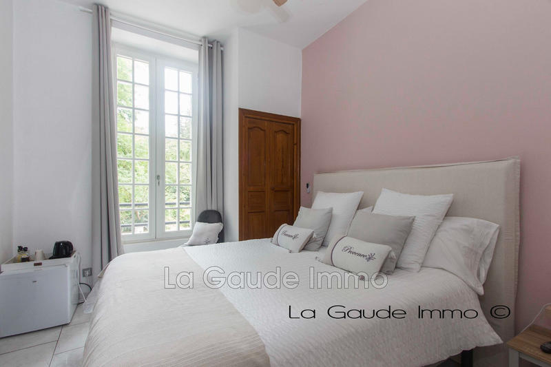 Maison - 269 m² - 9 pièces