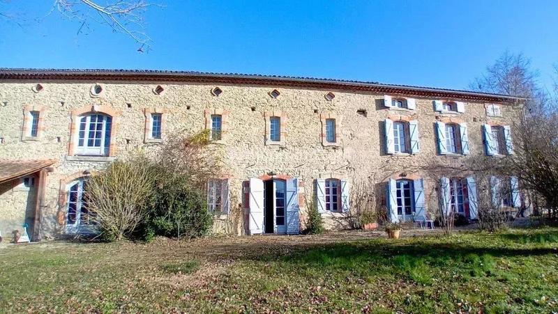 Maison - 380 m² - 10 pièces