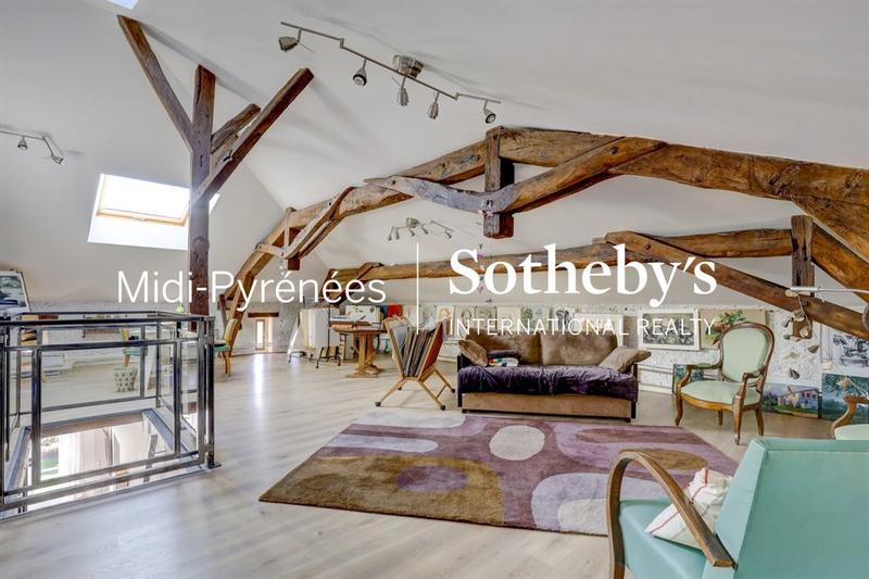 Maison - 440 m² - 12 pièces